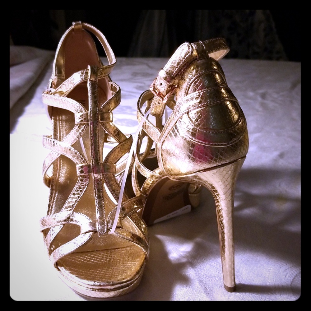 New Michael Kors 7 gold heels